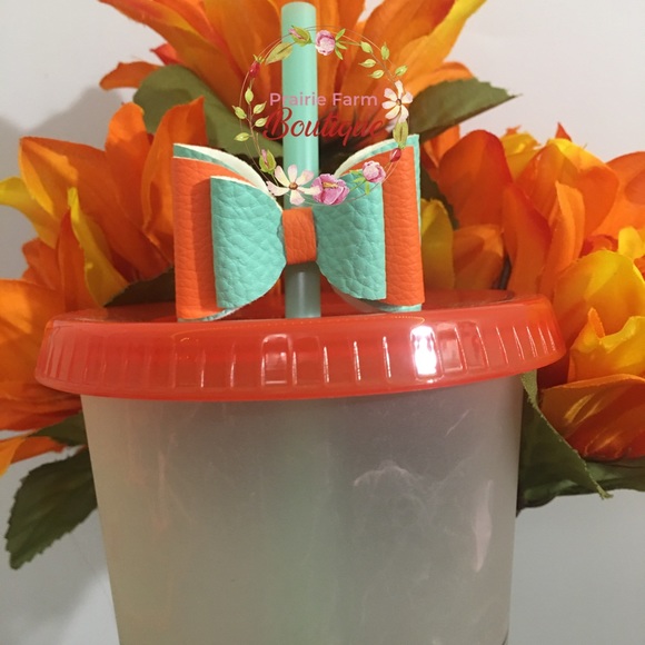 Starbucks Color Changing Cup W. Matching Bow Straw Topper - Picture 3 of 4